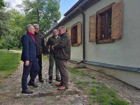 Powrót do korzeni – RDLP w Łodzi planuje rewitalizację starych sadów